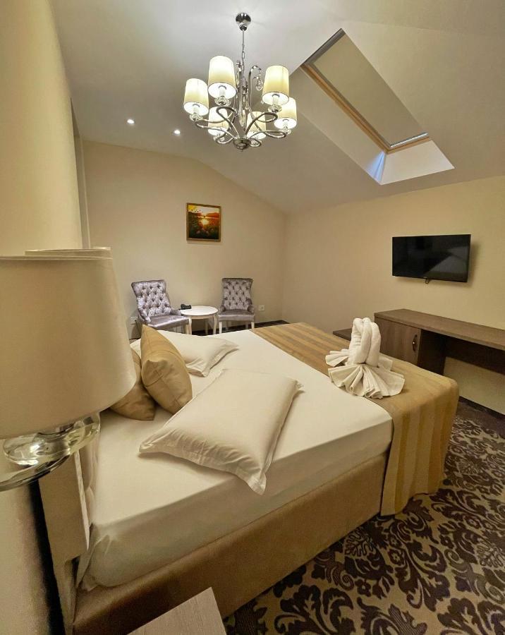 J'Adore Boutique Hotel Lugoj Ngoại thất bức ảnh