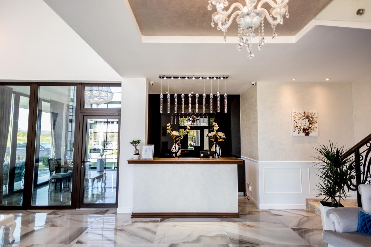 J'Adore Boutique Hotel Lugoj Ngoại thất bức ảnh
