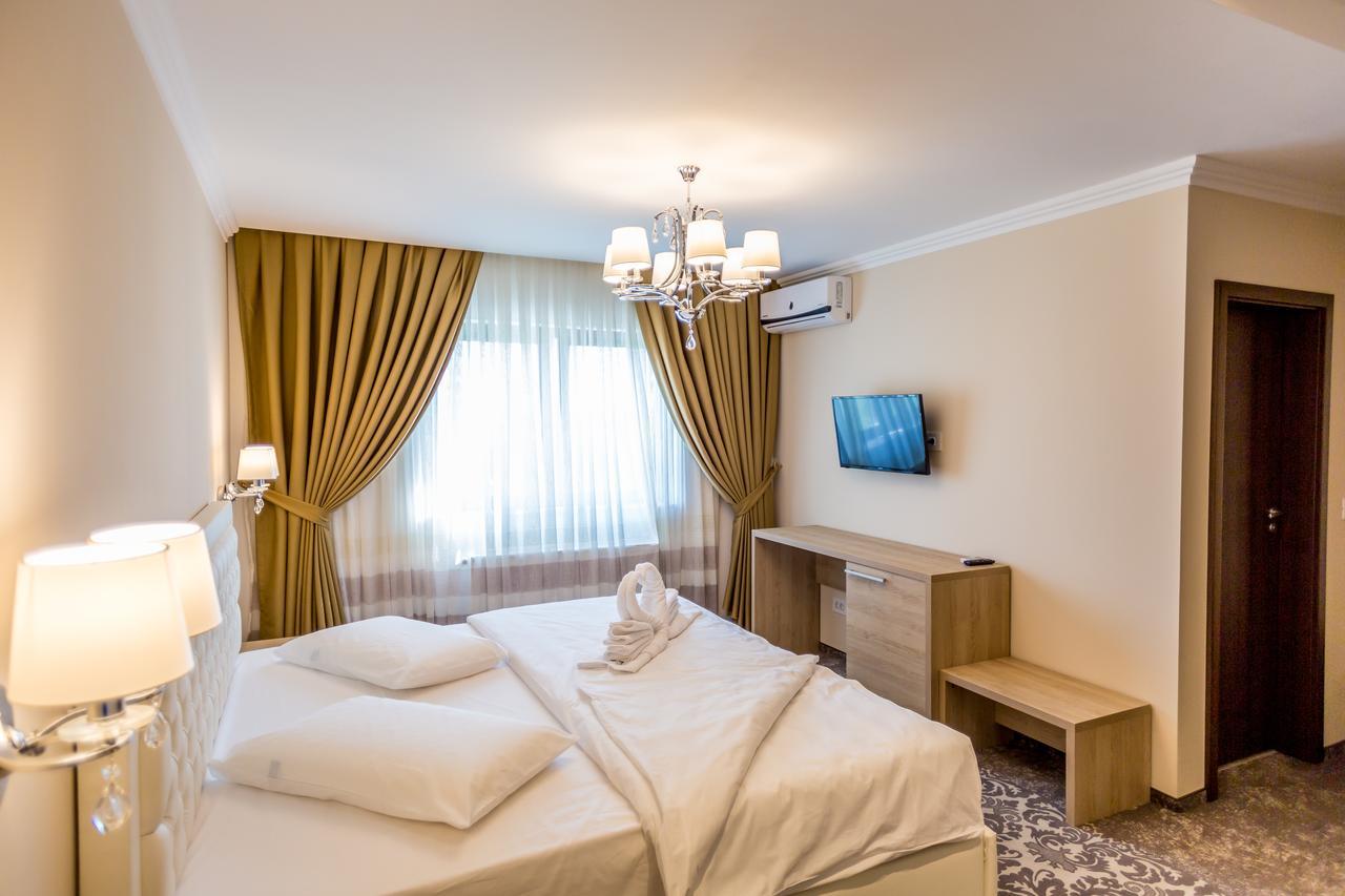 J'Adore Boutique Hotel Lugoj Ngoại thất bức ảnh
