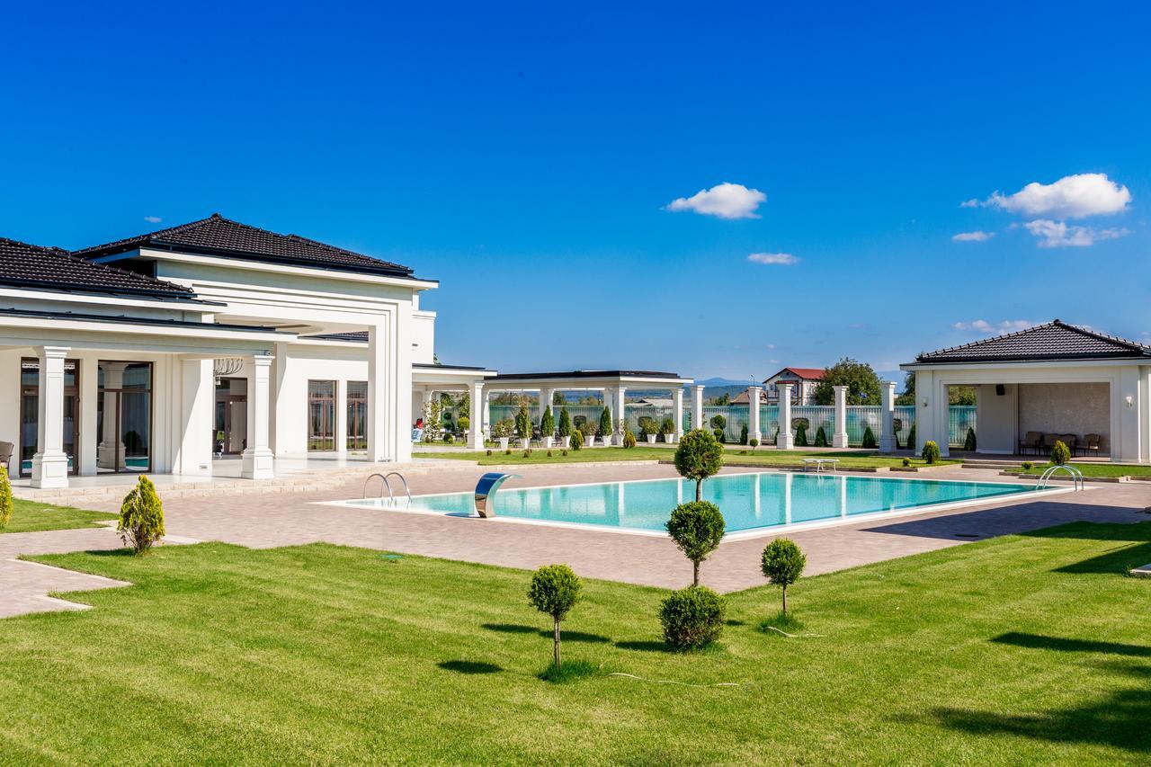 J'Adore Boutique Hotel Lugoj Ngoại thất bức ảnh