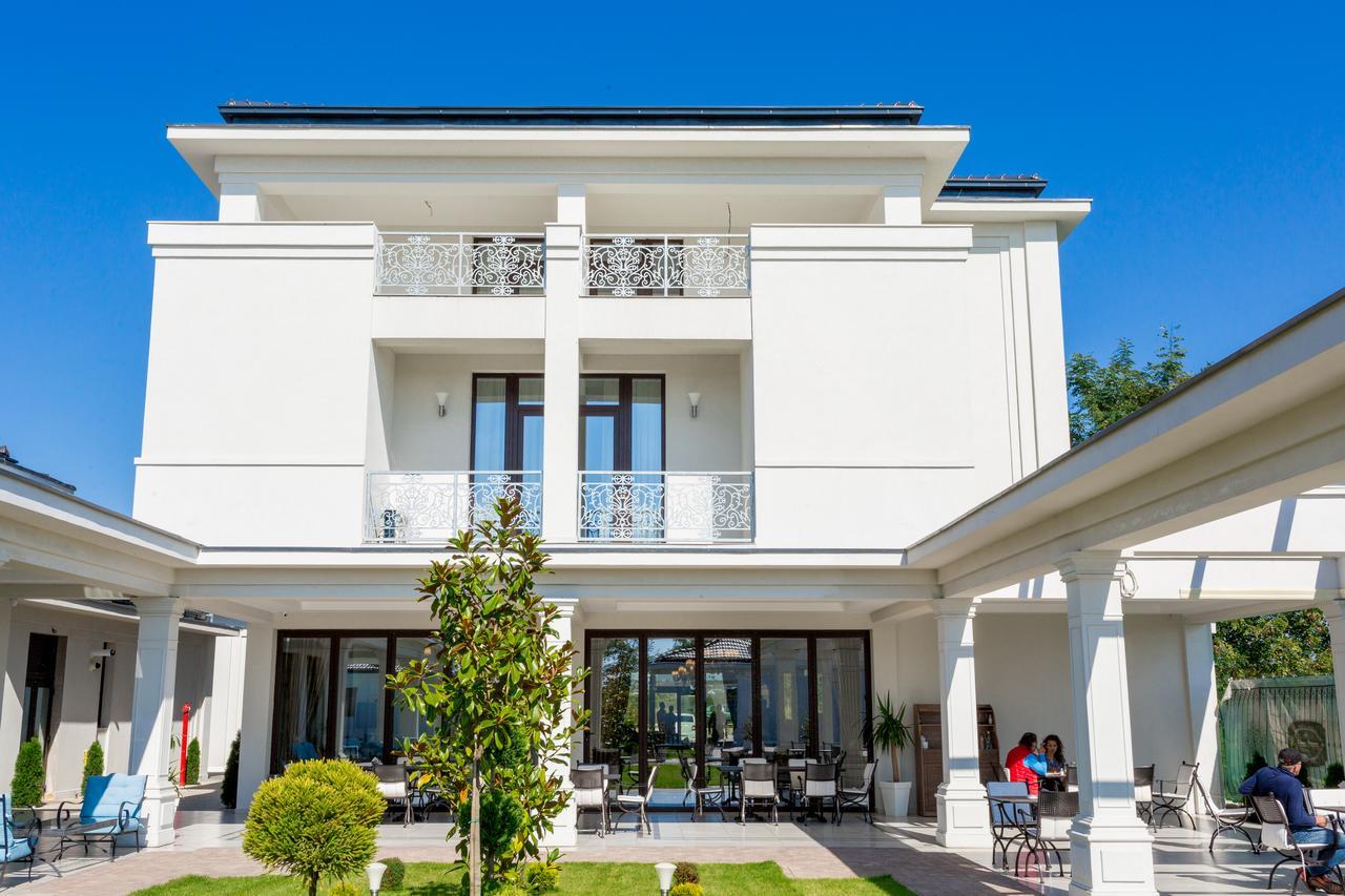 J'Adore Boutique Hotel Lugoj Ngoại thất bức ảnh