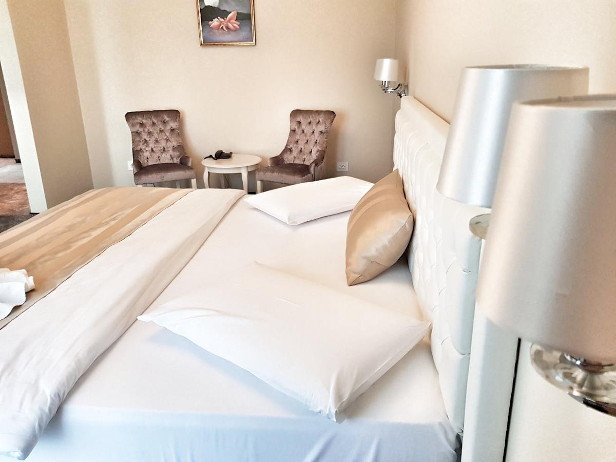 J'Adore Boutique Hotel Lugoj Ngoại thất bức ảnh
